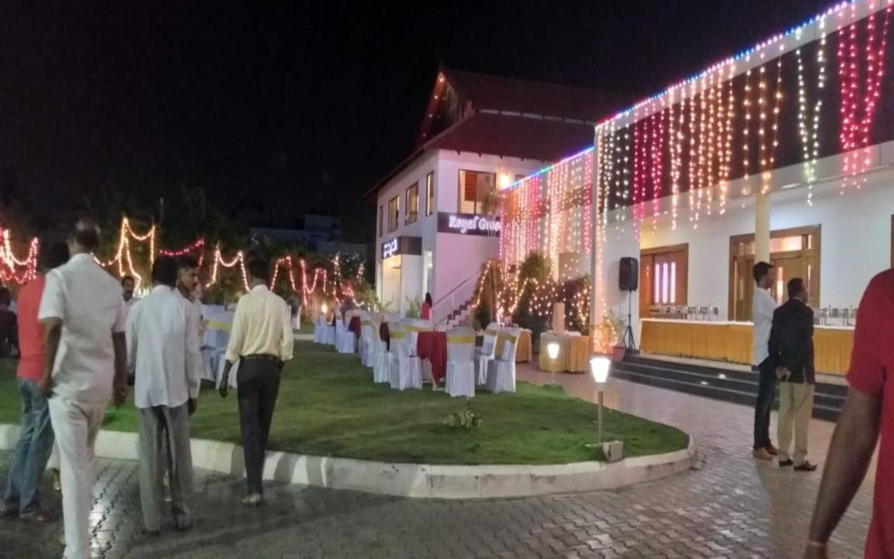 Hotel Kalyani Mysore Exteriör bild