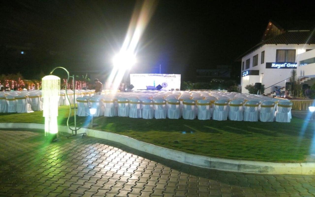 Hotel Kalyani Mysore Exteriör bild