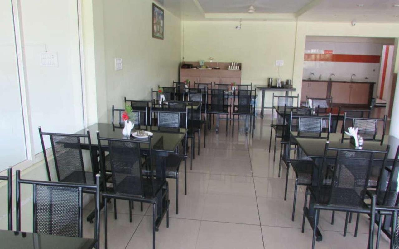 Hotel Kalyani Mysore Exteriör bild